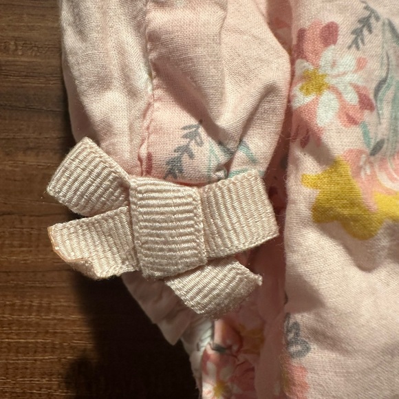 2 Dylan & Abby onesie 6-9 months ( #12) - Picture 8 of 9